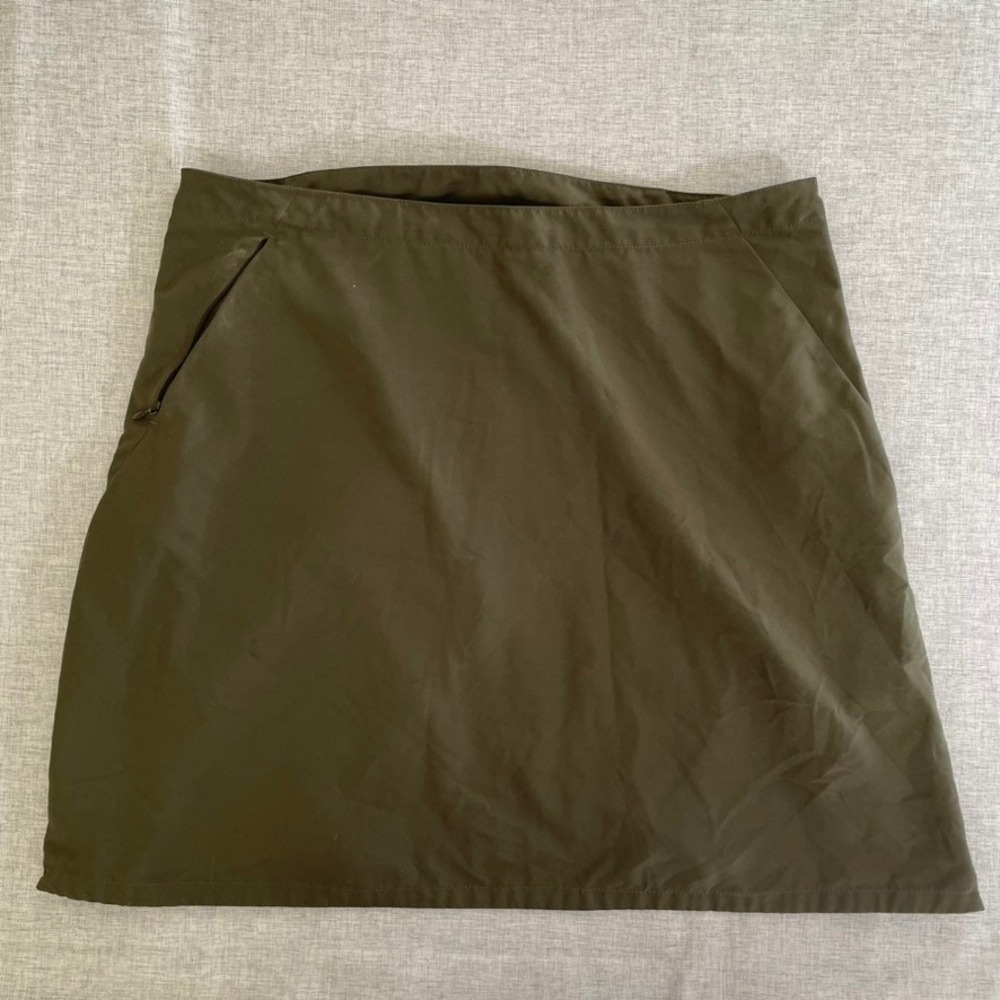 Patagonia Women's Skort Green Olive Athletic Outdoor Hiking Skirt Size 10